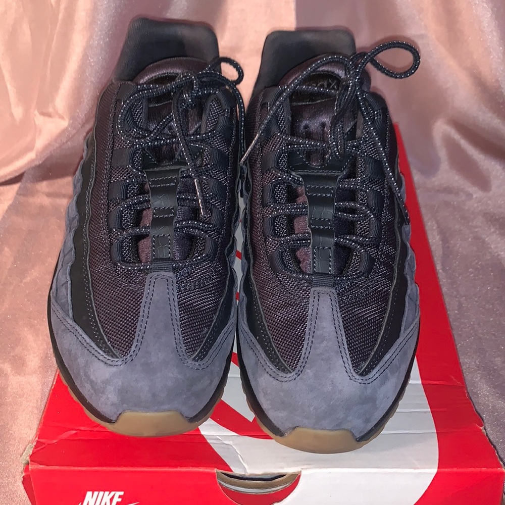 Size 9 Men Nike Tennis